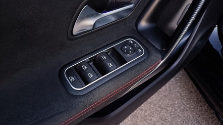 Mercedes Benz CLA 180 AMG line – foto 22