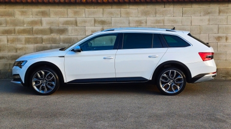 Škoda Superb combi 2.0 TDI 147 kW DSG+F1 SCOUT – foto 4
