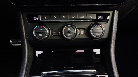Škoda Superb combi 2.0 TDI 140 kW DSG+F1 SPORTLINE – foto 40