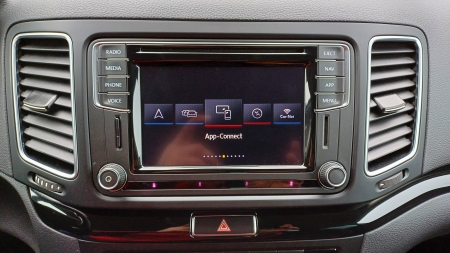 Volkswagen Sharan 2.0 TDI 110kW 4Motion HIGHLINE 7 míst – foto 48