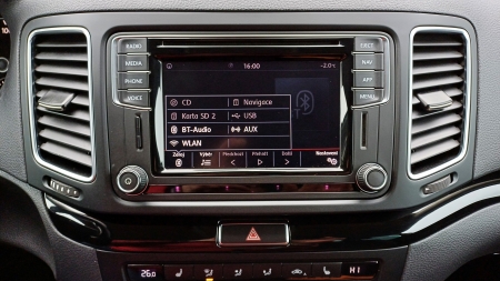 Volkswagen Sharan 2.0 TDI 110kW 4Motion HIGHLINE 7 míst – foto 44
