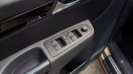 Volkswagen Sharan 2.0 TDI 110kW 4Motion HIGHLINE 7 míst – foto 28